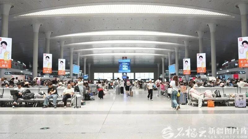 新疆铁路9月6日调图新变化：18趟列车提速、增开复兴号直达动车组‌(图1)